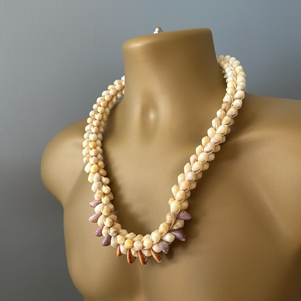 Raratonga Pupu Woven Shell Tahitian Lei Necklace